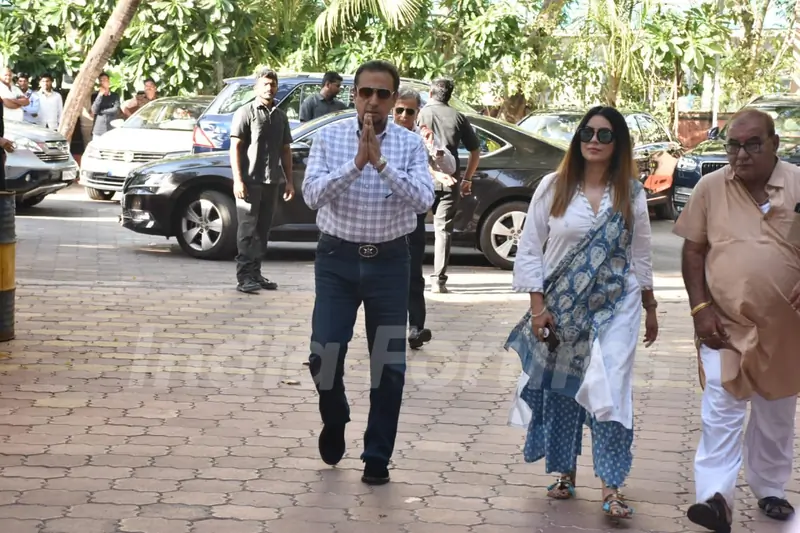 Celebrities at Veeru Devgan prayer meet 