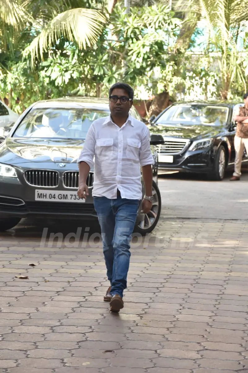 Celebrity at Veeru Devgan prayer meet 