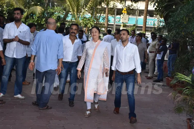 Aruna Irani at Veeru Devgan prayer meet 