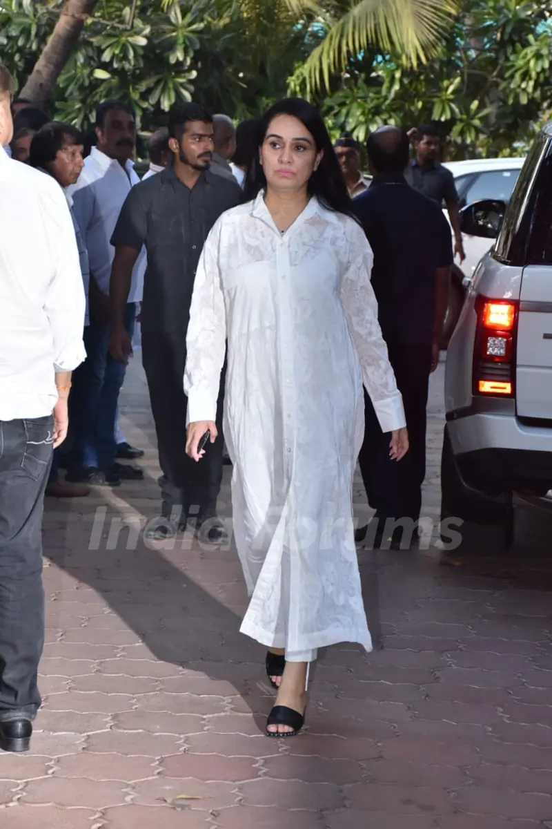  Padmini Kolhapure at Veeru Devgan prayer meet 