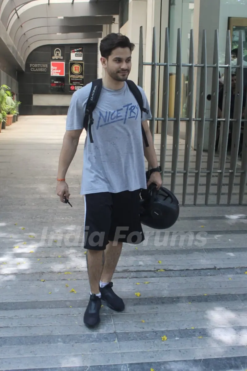 Kunal Khemu spotted around the town 