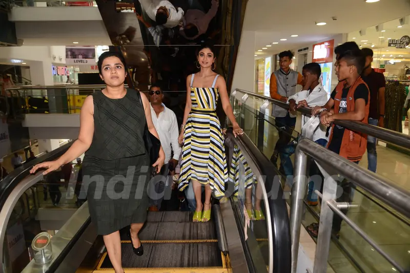 Shilpa Shetty snapped while visiting Big Bazaar for an event