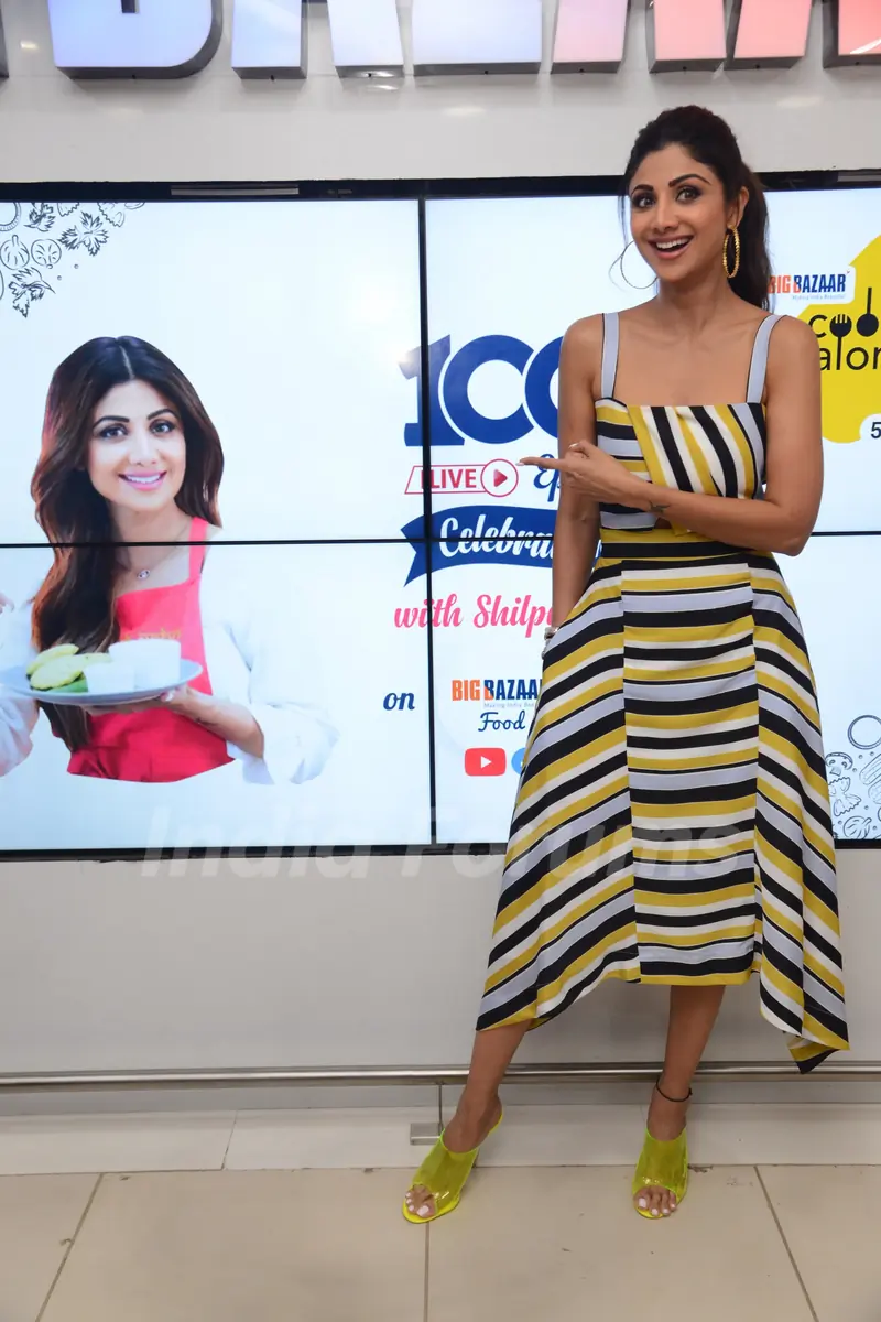 Shilpa Shetty snapped while visiting Big Bazaar for an event