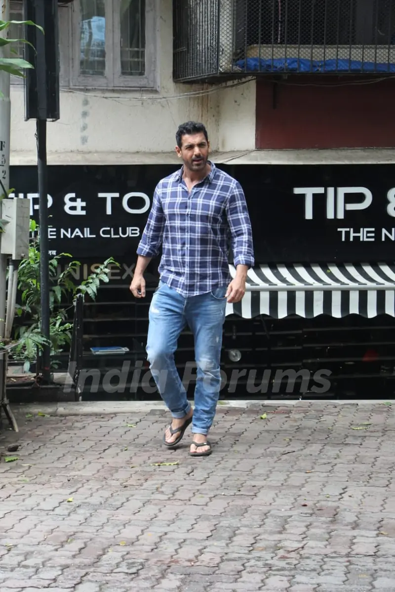 Bollywood celebrities spotted around the town!