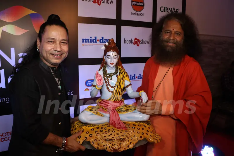 Celebrities attend Kailash Kher birthday bash!