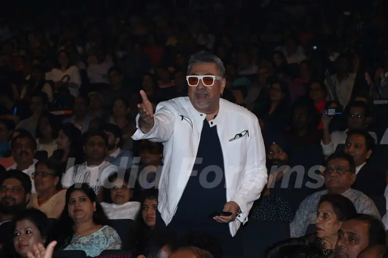 Celebrities attend Kailash Kher birthday bash!