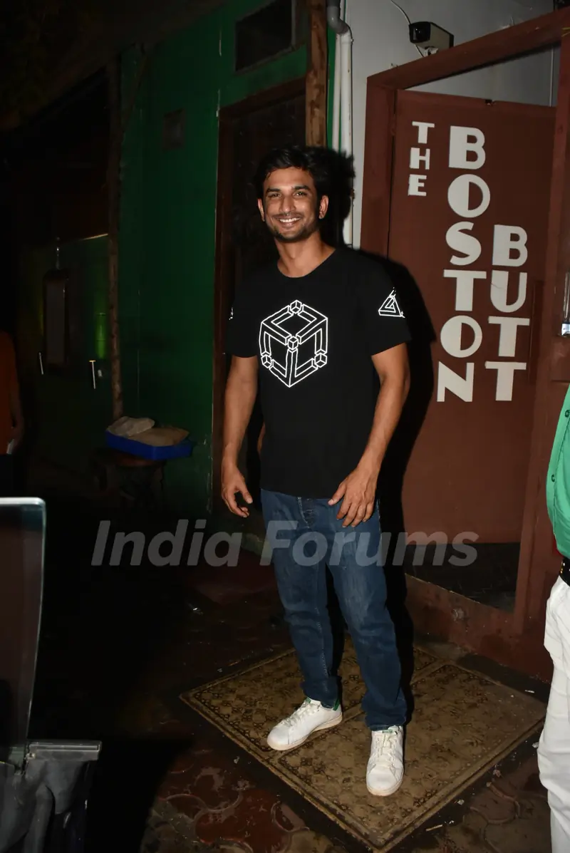 Bollywood celebrities spotted around the town!