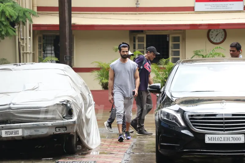 Shahid Kapoor snapped at the gym
