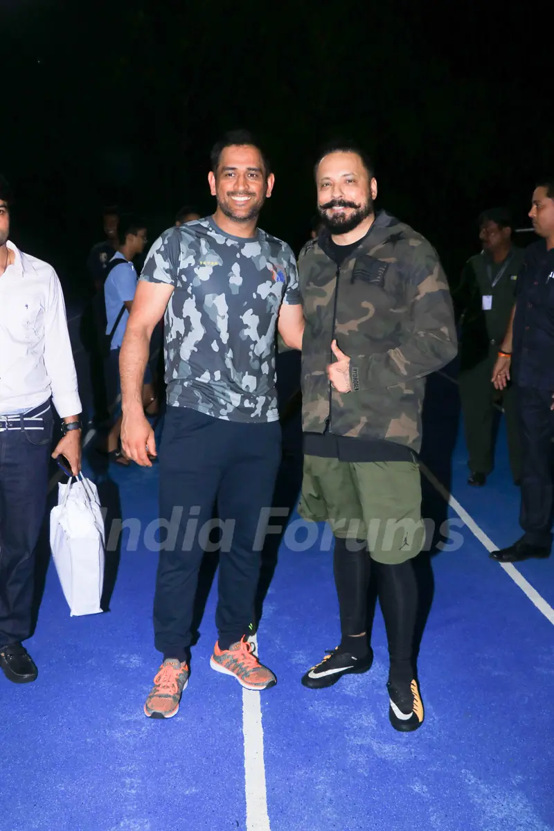 Bollywood celebrities spotted around the town! 