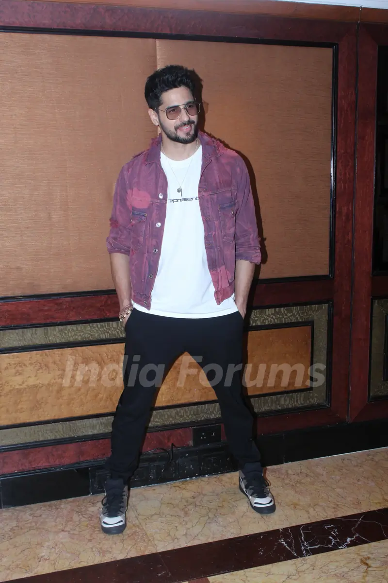 Bollywood Celebrities snapped around the town!