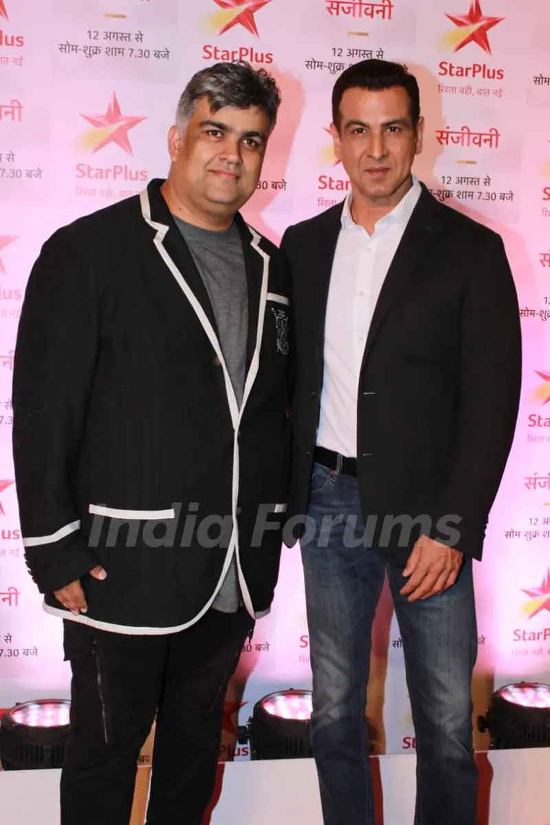 Siddharth P Malhotra and Ronit Roy 
