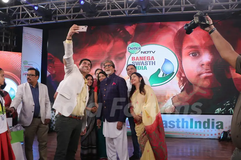 Amitabh Bachchan was papped at NDTV Swatch India Marathon