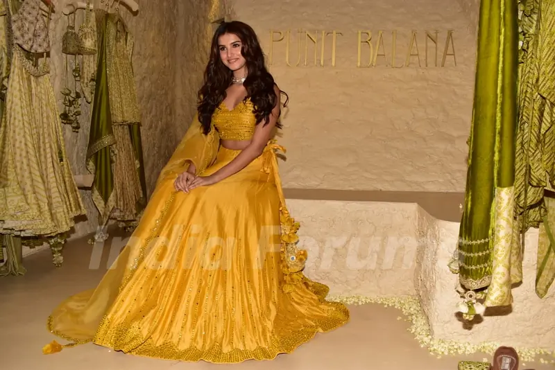 Tara Sutaria at Punit Balana's store launch!