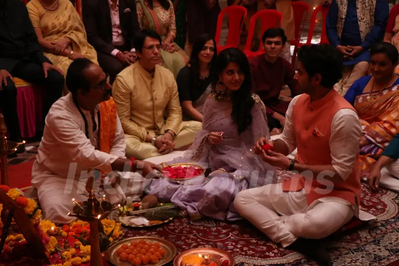 Yogi (Mudit Nayar) and Gunjan (Simran Pareenja) roka ceremony