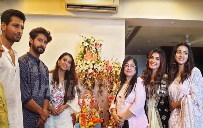 Indraneil Sen Gupta- Ravi Dubey, Barkha Sen Gupta, Pranitaa Pandit and Shiny Doshi
