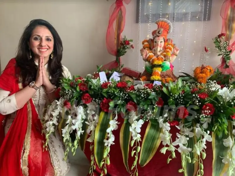 Munisha Khatwani welcomes Ganpati at her house