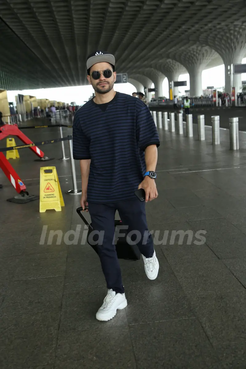 Bollywood celebrities snapped around the town!