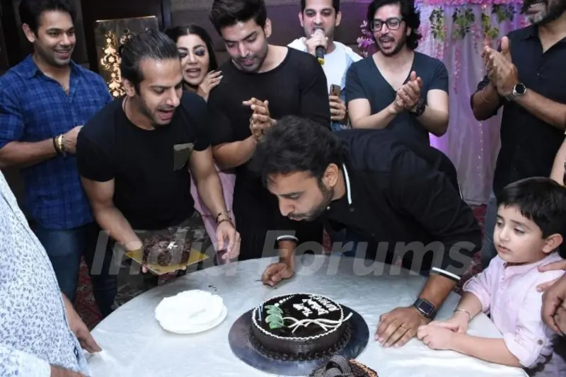 Romanch Mehtha, Gurmeet Choudhary, Karanveer Mehra