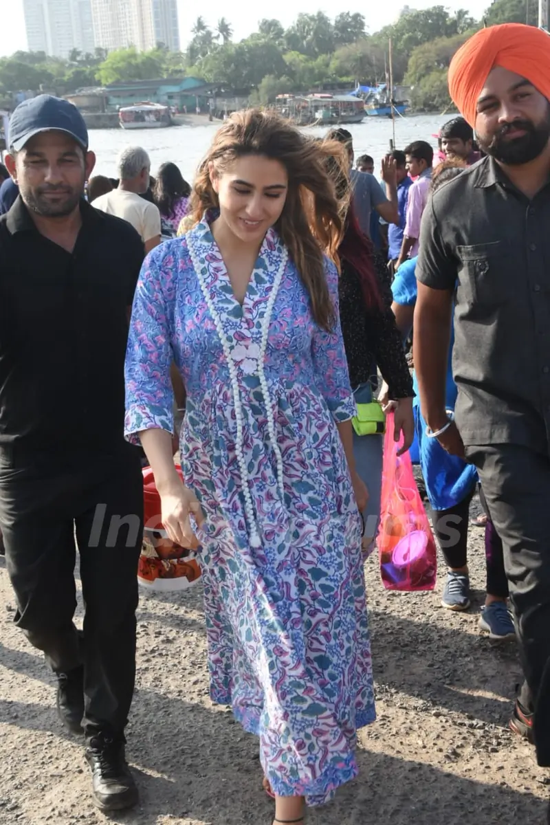 Sara Ali Khan snapped around the town! 