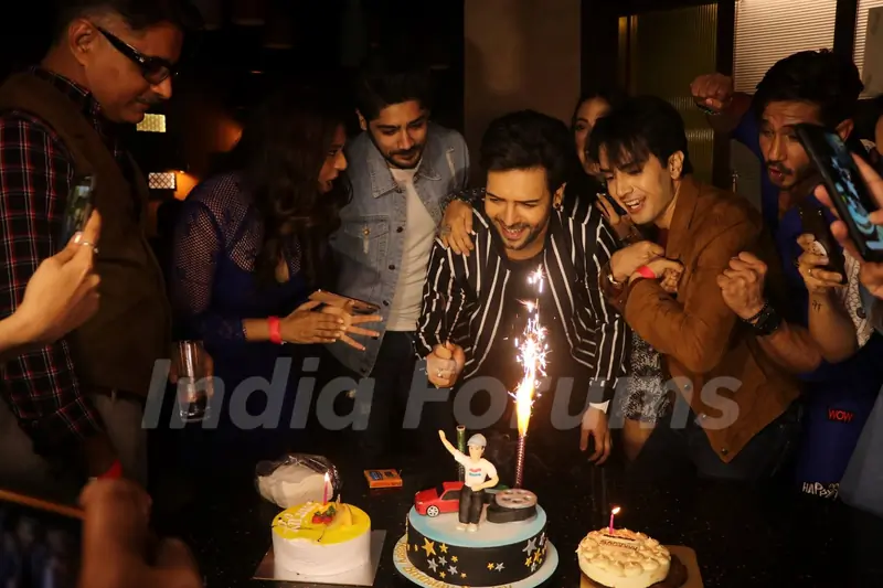 Sanjay Gagnani, Abhishek Kapur, Poonam Preet, Zaan Khan and Naveen Saini