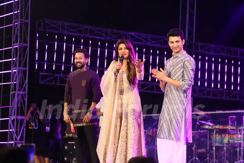 Bollywood celebrities at the Falguni Pathak Garba!