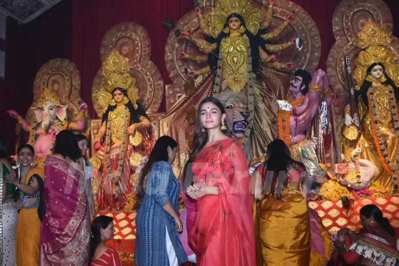 Alia Bhatt and Hrithik Roshan attend Durga Pooja!