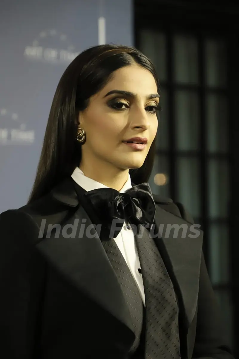 Bollywood celebrities snapped around the town!