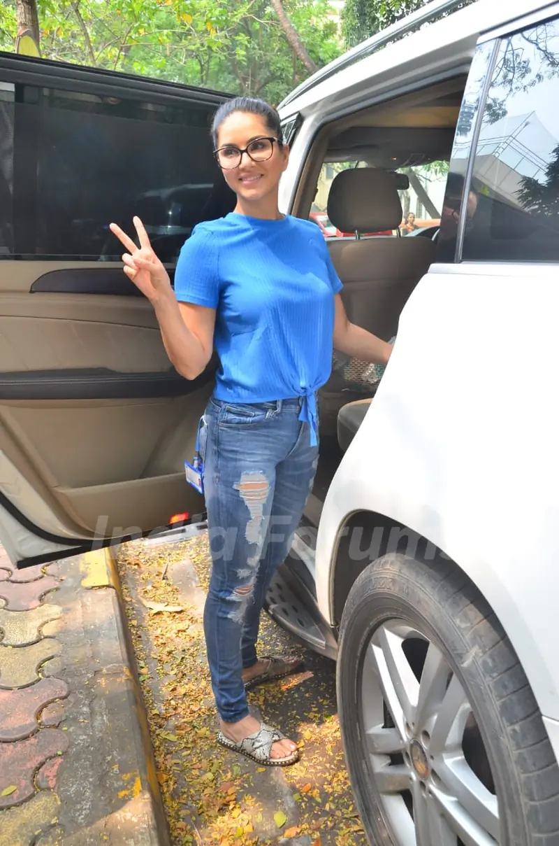 Sunny Leone snapped around the town!