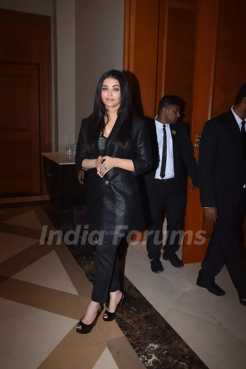 Aishwarya Rai Bachchan snapped at trailer launch of Maleficent!
