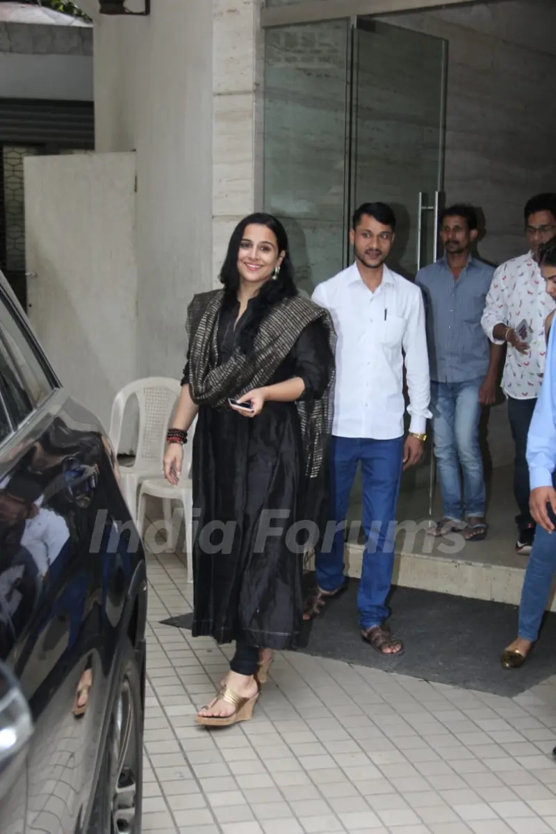 Vidya Balan snapped around the town!