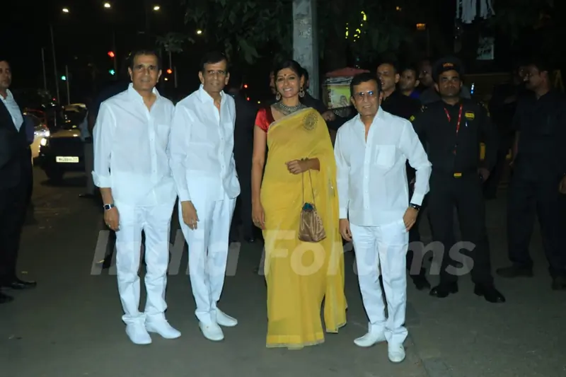 Stars at Amitabh Bachchan Diwali Bash!