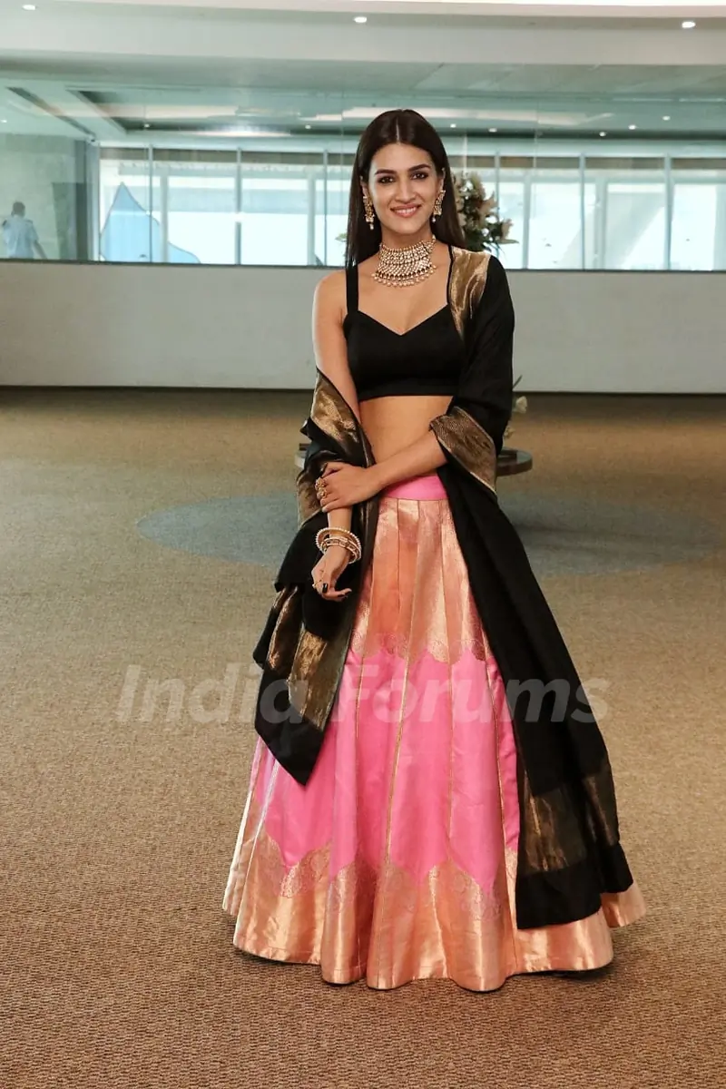 Kriti Sanon attends Panipat's trailer launch!