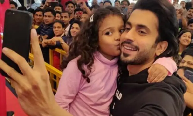 sunny singh with a fan