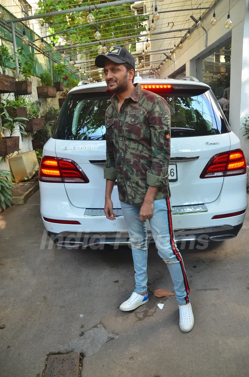 Riteish Deshmukh snapped at Marjaavaan's special screening!