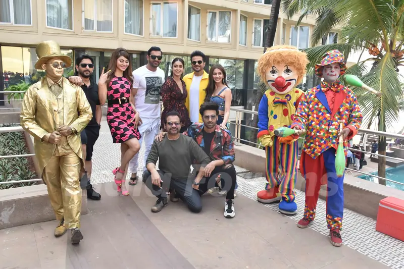 Celebs papped promoting Pagalpanti