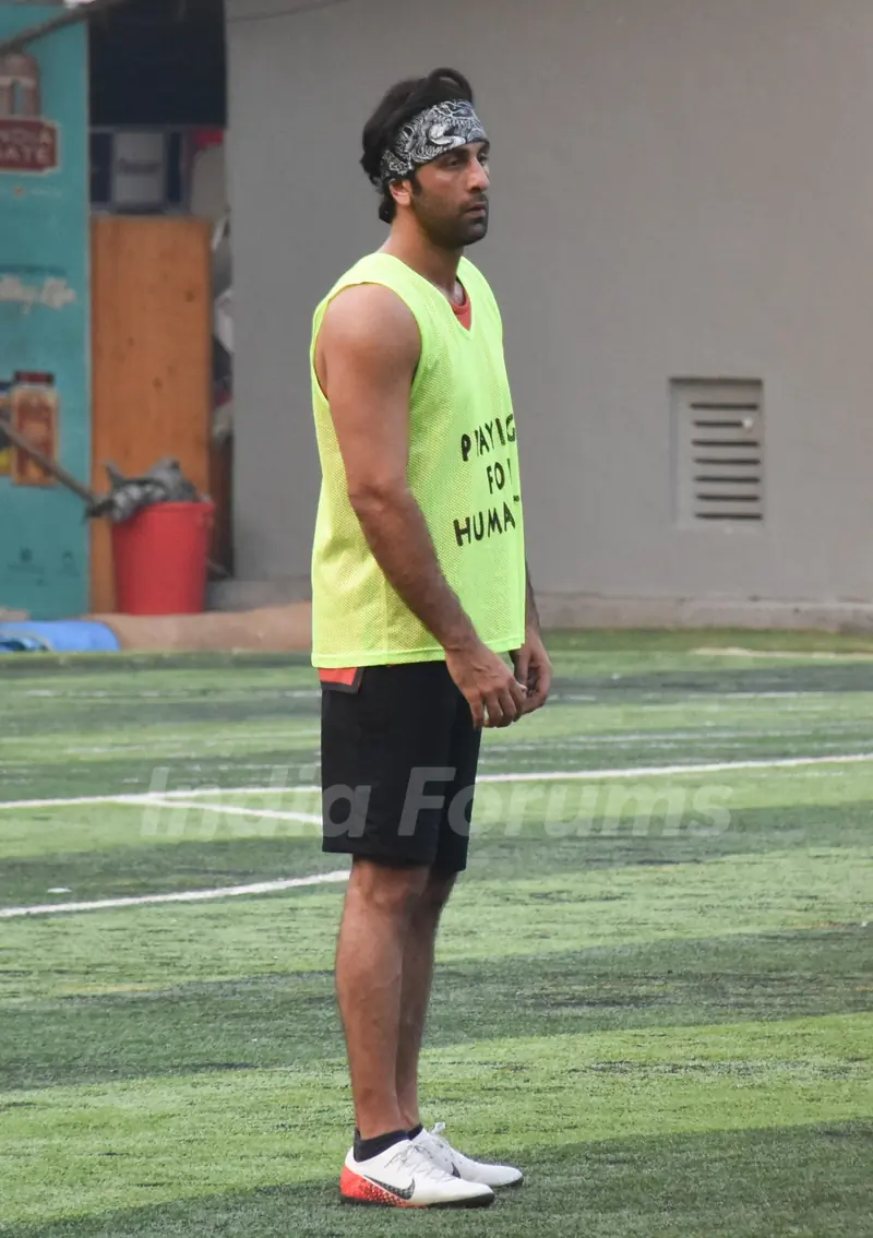 Ranbir Kapoor spotted playing football