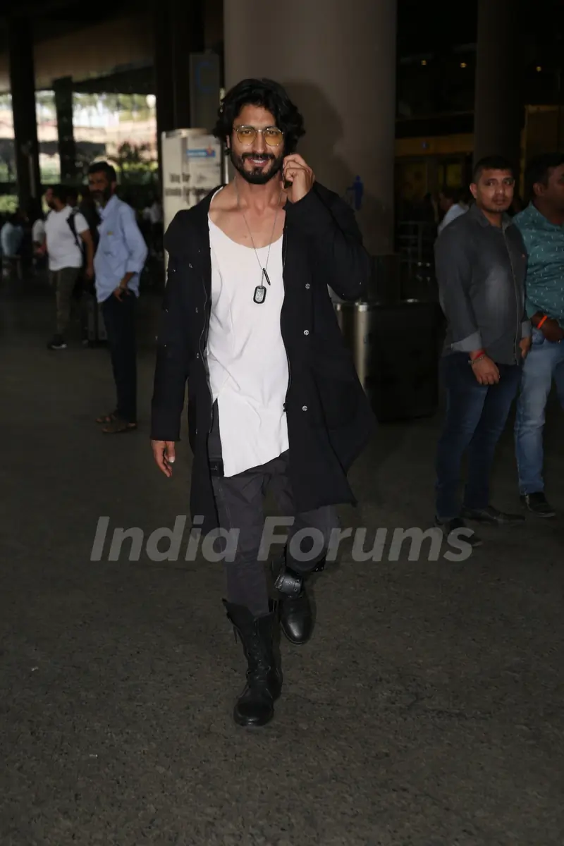 Vidyut Jammwal spotted at the airport