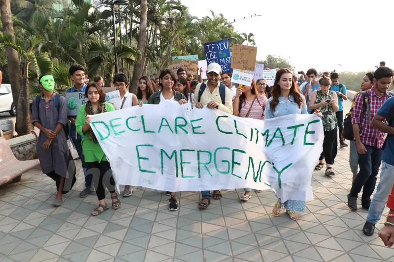 Dia Mirza leads a Climate Change Protest!