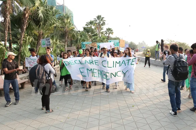 Dia Mirza leads a Climate Change Protest!