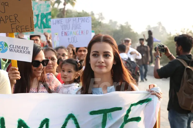 Dia Mirza leads a Climate Change Protest!