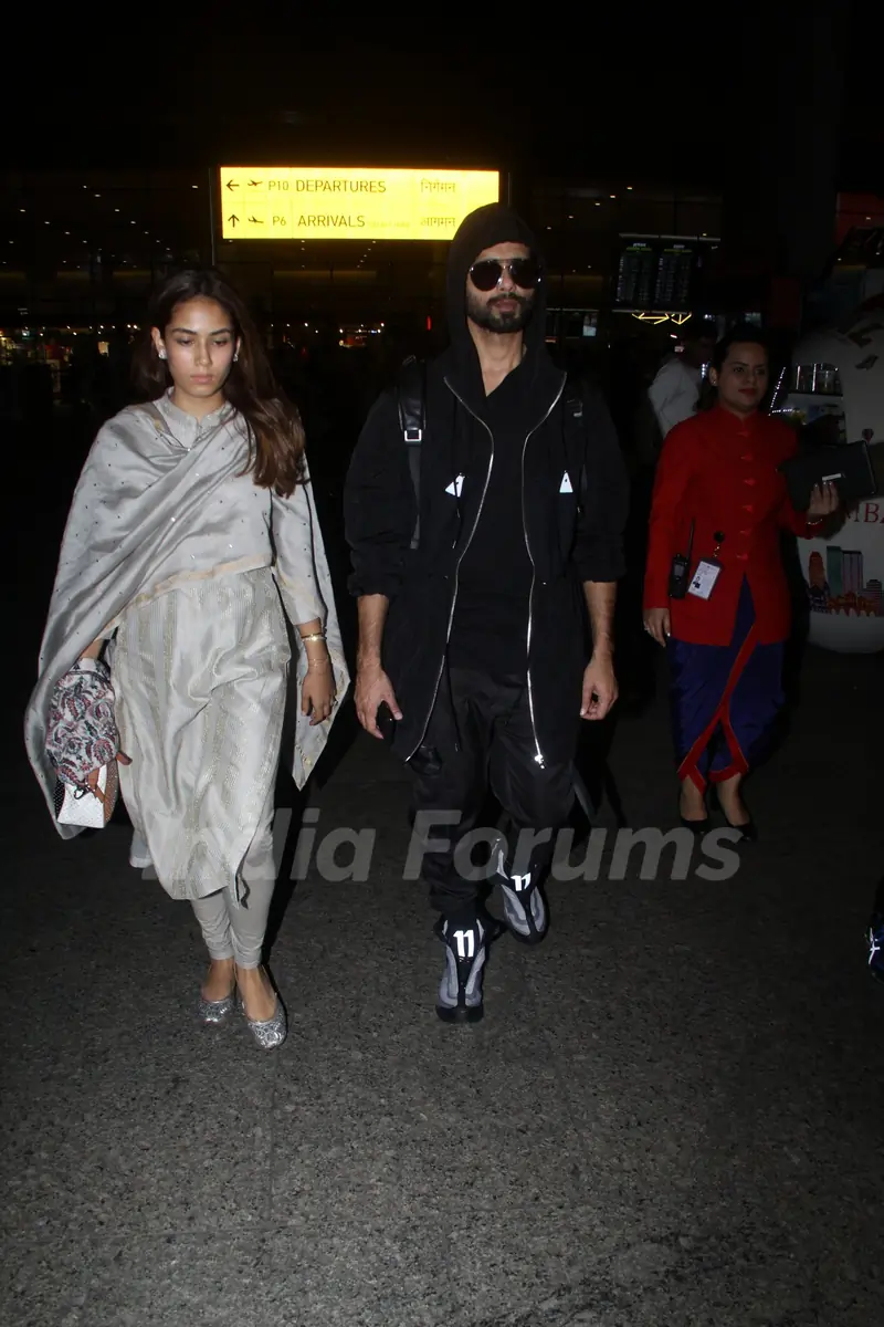 Shahid Kapoor and Mira Rajput Kapoor papped at the airport