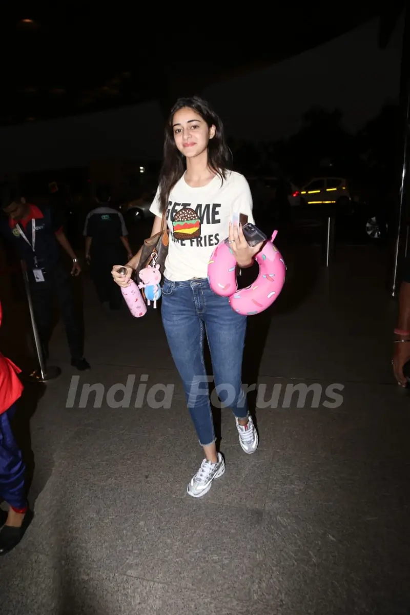 Ananya Panday papped at the airport