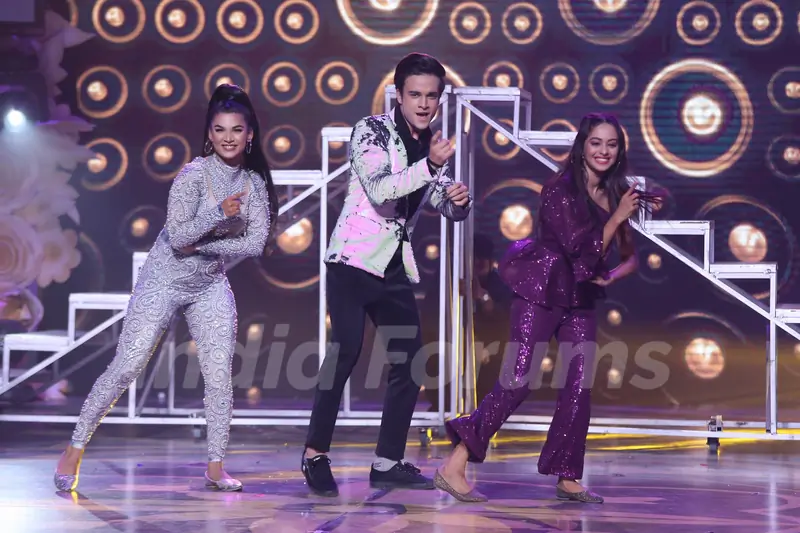 Naina Singh, Krishna Kaul and Mugdha Chapekar