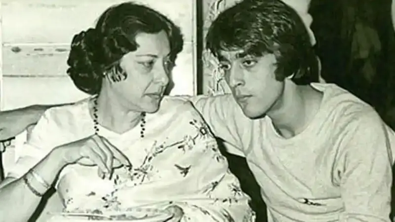 Sanjay Dutt with Mom Nargis