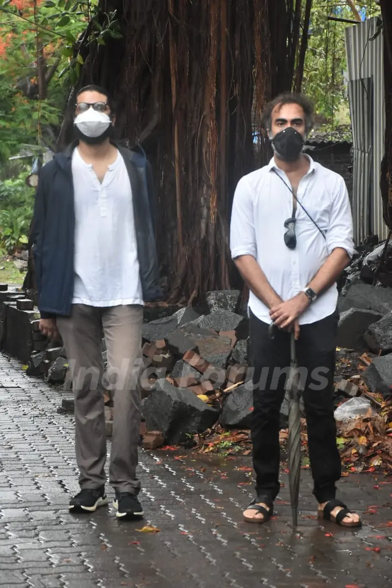 Ranvir Shorey attends Sushant Singh Rajput's Funeral pictures!