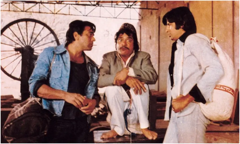 Amitabh Bachchan and Jagdeep in Sholay