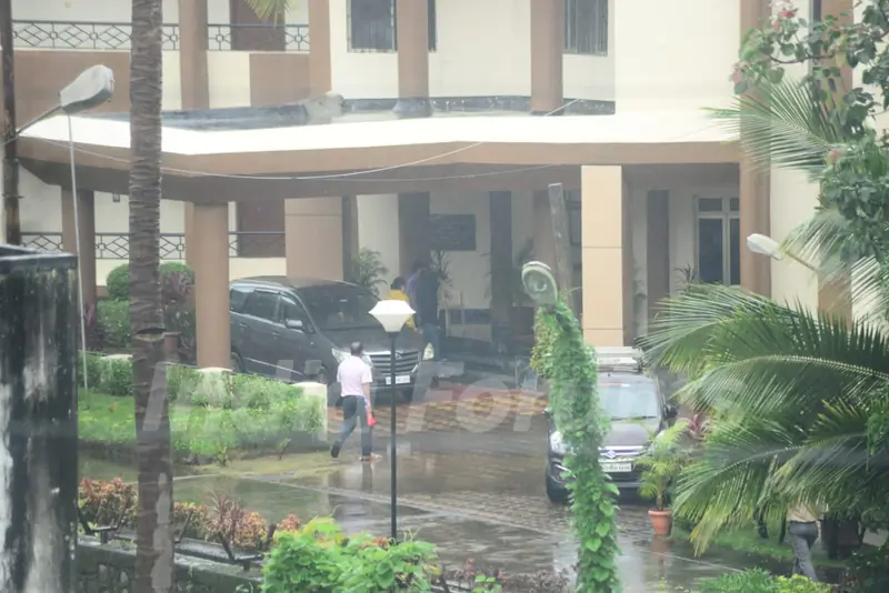 Rhea Chakraborty's second visit at DRDO guesthouse for CBI Inquiry!