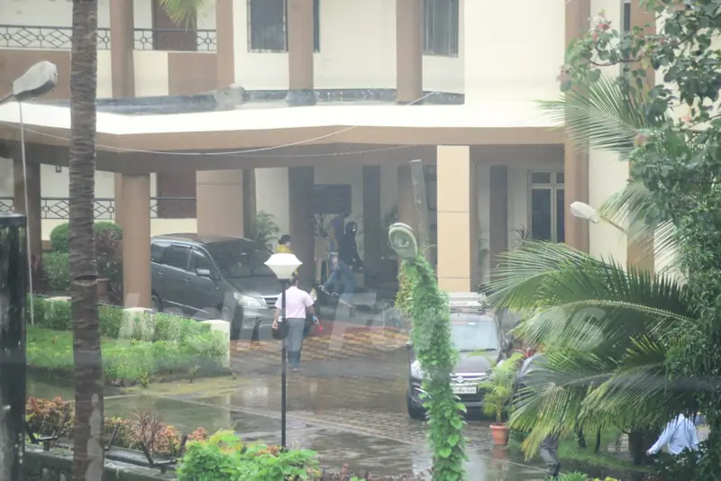 Rhea Chakraborty's second visit at DRDO guesthouse for CBI Inquiry!