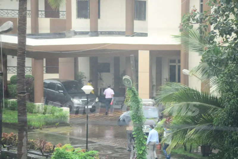 Rhea Chakraborty's second visit at DRDO guesthouse for CBI Inquiry!