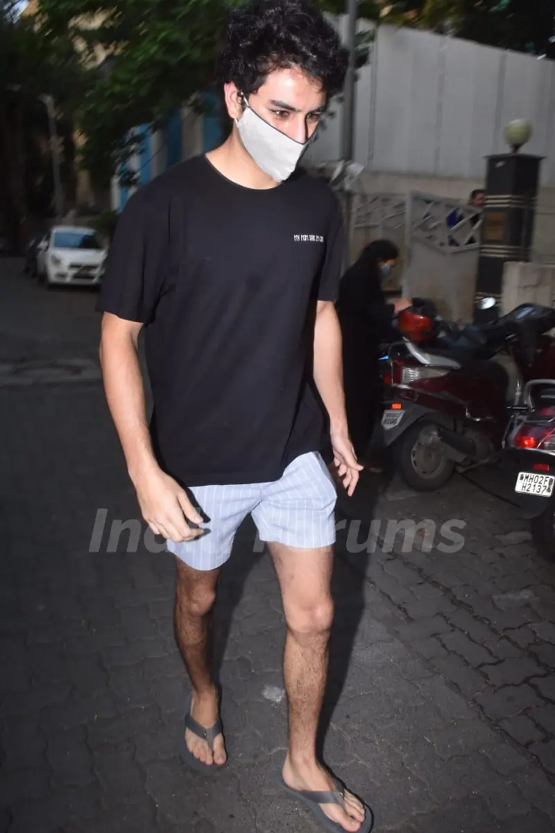 Ibrahim Ali Khan snapped at clinic in juhu